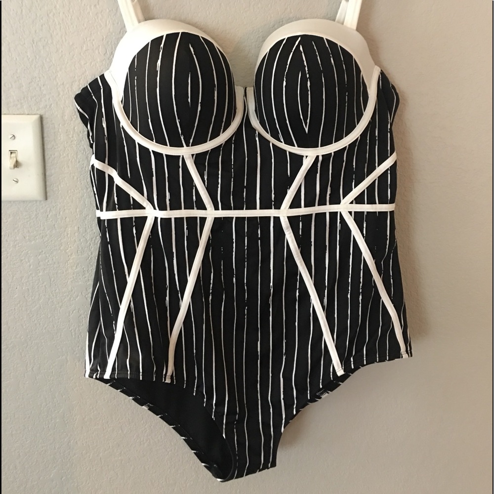 Torrid size 2 swim suit